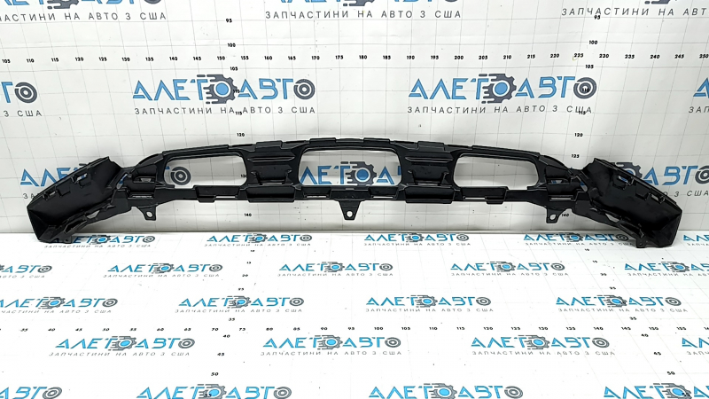 Front bumper mount, center lower, Mercedes GLC 300 16-22 AMG, pack
