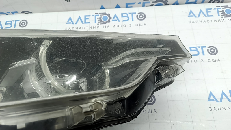 BMW 3 F30 16-18 LED front right headlight assembly, chipped, needs polishing