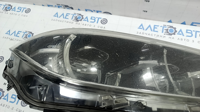 BMW 3 F30 16-18 LED front right headlight assembly, chipped, needs polishing