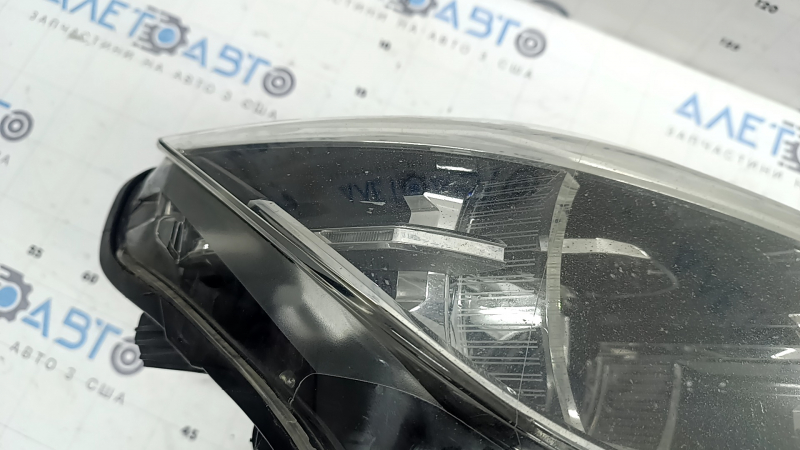 BMW 3 F30 16-18 LED front right headlight assembly, chipped, needs polishing