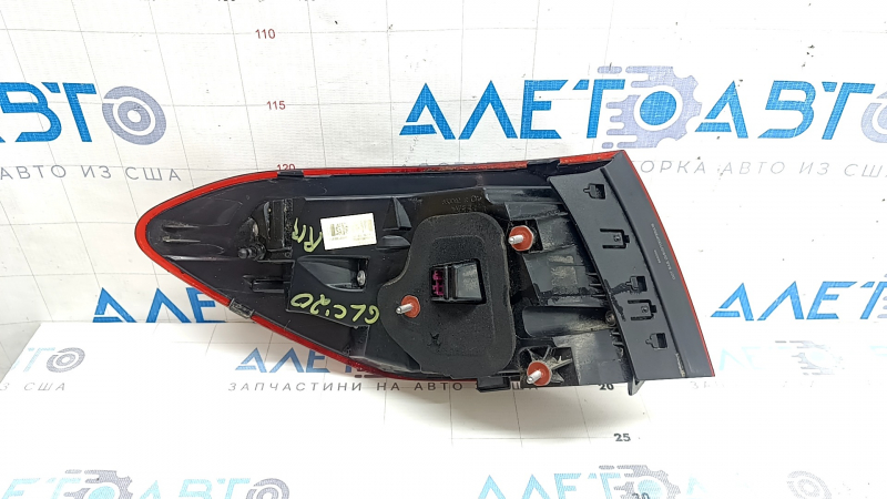 Mercedes GLC 20-22 LED right outer fender light, scratches, water damage