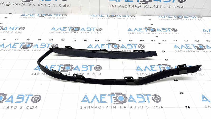 Left fog light frame molding for BMW 3 Series F30 16-18 Sport, broken mount, bumps, and chips