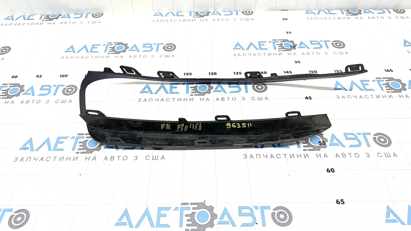 Right fog light frame molding for BMW 3 F30 16-18 Sport, missing fragment, chips, nicks