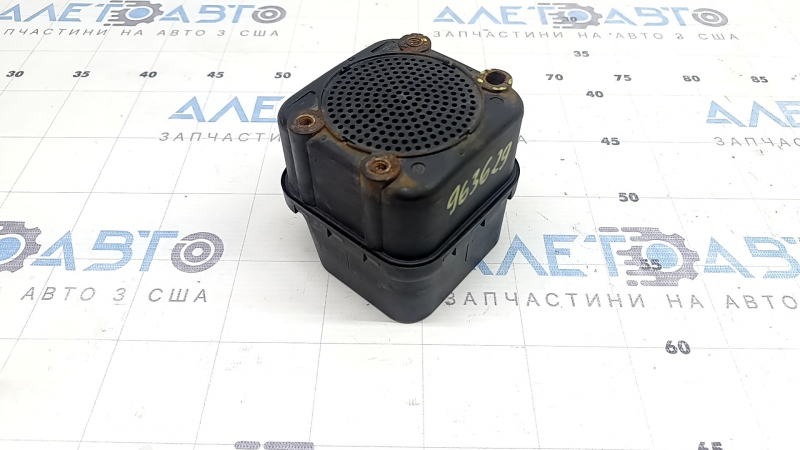 BMW 3 F30 16-18 PHEV warning light, cracks in the fastenings, missing mortgage