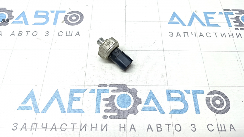 Mercedes GLC 16-22 air conditioning pressure sensor on the radiator