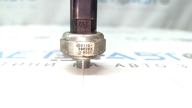 Mercedes GLC 16-22 air conditioning pressure sensor on the radiator