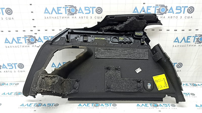 Right arch trim for Mercedes GLC 20-22 under electric door, black, without trim, dented guides, scratches, needs dry cleaning, missing fragment