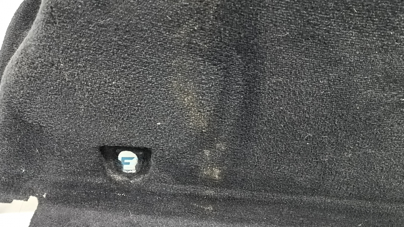 Right arch trim for Mercedes GLC 20-22 under electric door, black, without trim, dented guides, scratches, needs dry cleaning, missing fragment