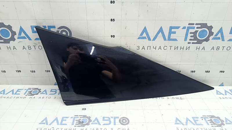 Rear left fender cap for Toyota Prius 50 16-22, gloss black, scratches