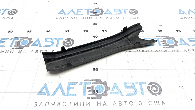 Mercedes GLC 16-22 rear right lower trailing arm trim upper part