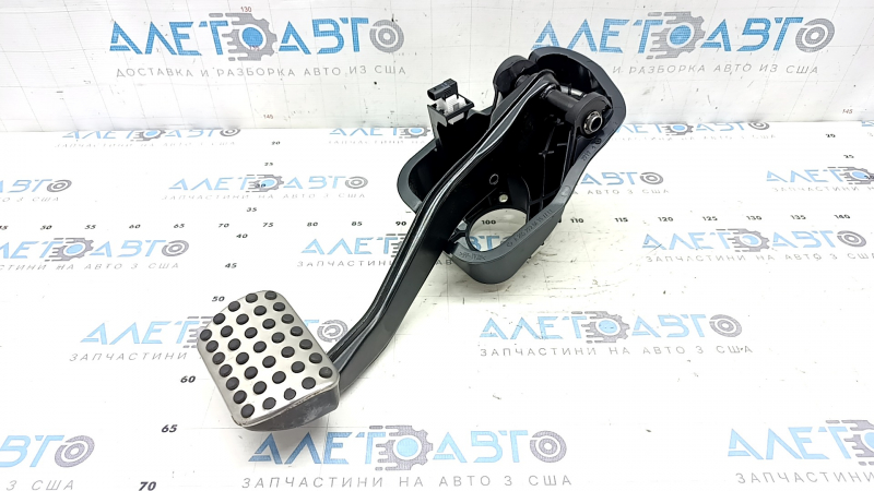 Mercedes GLC 16-22 brake pedal with chrome trim and sensor, worn