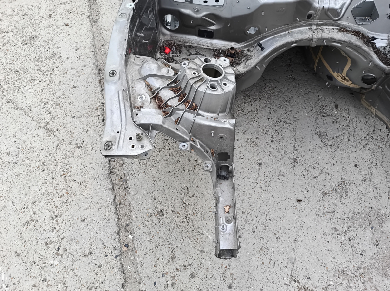 Mercedes GLC 16-22 front right quarter panel on the body, silver, dent on the pillar