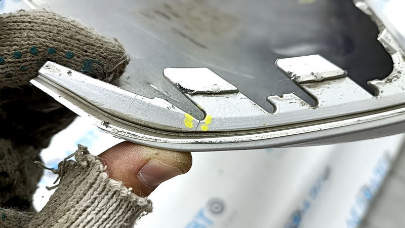 Volvo XC90 16-19 front bumper lip cover scratches, dents, cracks