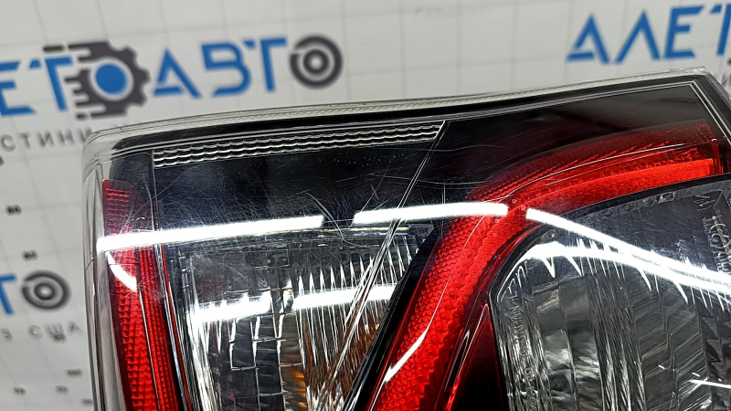 Upper left wing light Toyota Prius 50 16-18 scratches, glass dirty from the inside