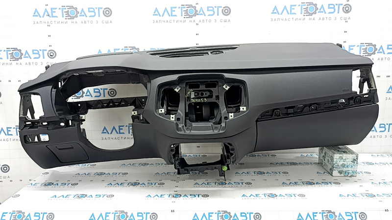 Volvo XC90 17-25 Type 1 dashboard with AIRBAG for projection, black, with glove compartment and storage pocket