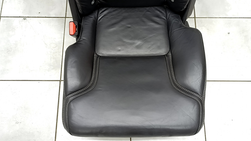 Left rear seat, 2nd row, Volvo XC90 16-23, black nappa leather, for 3rd row, scratches