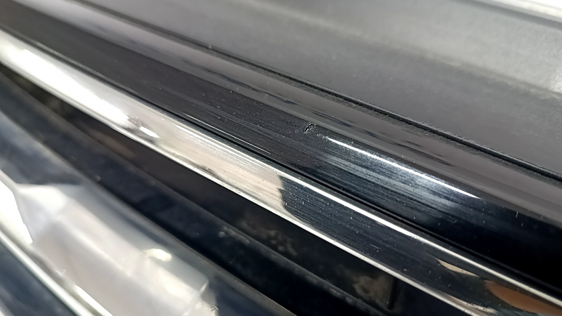 Radiator grille VW Tiguan 18-21 without emblem, 3 chrome stripes, black gloss on top, chrome tips