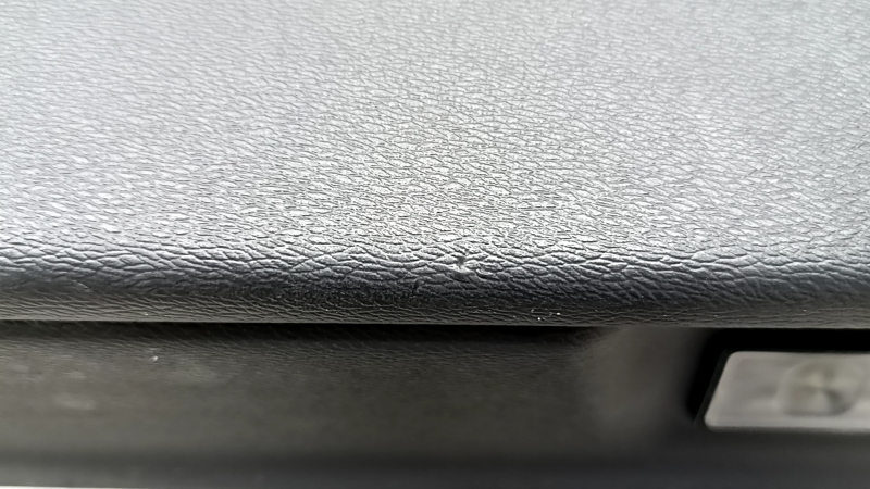 Volvo XC90 16-22 black front right door panel, armrest and insert in black nappa leather, grey stitching, Bowers and Wilkins, with handle, scratches