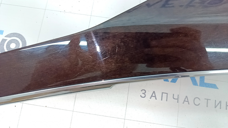 A set of interior trims for the Volvo XC90 16-25 in Classic wood / Flame birch, Bowers & Wilkins, with illumination, scratches