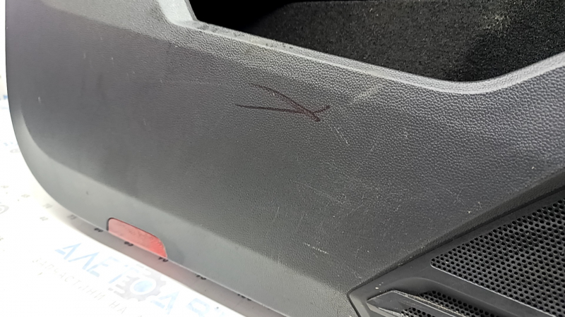 Black front left door panel for a VW Tiguan 18-20, with a buzzer, black leather armrest, leather insert, scratches, dry-cleanable