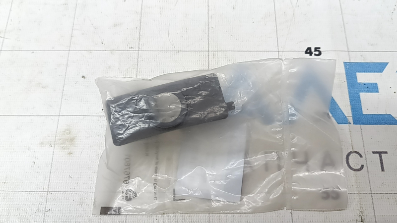 Front bumper parking sensor mount, right, Volvo C40 22-24