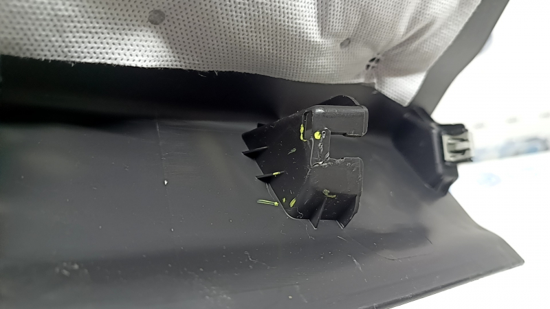 Chevrolet Volt 16 trunk opening trim - black, scratches, crack in mount
