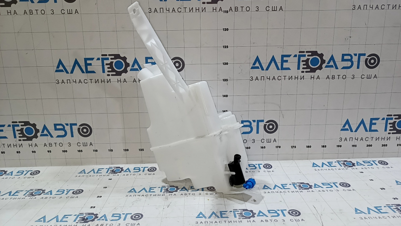 Nissan Rogue 21-24 Windshield Washer Reservoir Without Motor