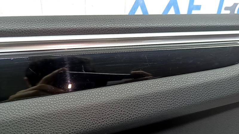 Door trim, front right card, Porsche Macan 15-26, black, Base, insert black gloss, armrest black leather, scratches on molding, tear