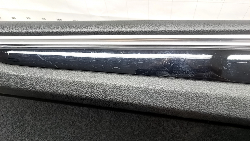 Door trim, front left, Porsche Macan 15-26, black, Base, insert, black gloss, armrest, black leather, scratches on the insert