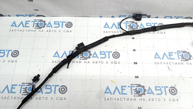 Wiring for the rear bumper of a Porsche Macan 15-26 for 4 parking sensors, a bumper antenna, and a camera