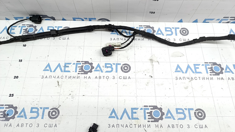 Wiring for the rear bumper of a Porsche Macan 15-26 for 4 parking sensors, a bumper antenna, and a camera