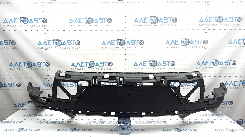 Porsche Macan 15-21 rear bumper lip structure, scratches, broken mount, scratches