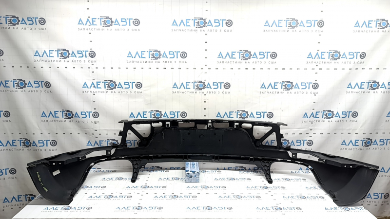 Porsche Macan 15-21 rear bumper lip structure, scratches, broken mount, scratches