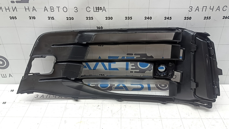 Right front bumper grille for Audi Q7 2020-2026, structure, for parking sensors and tow hook plug