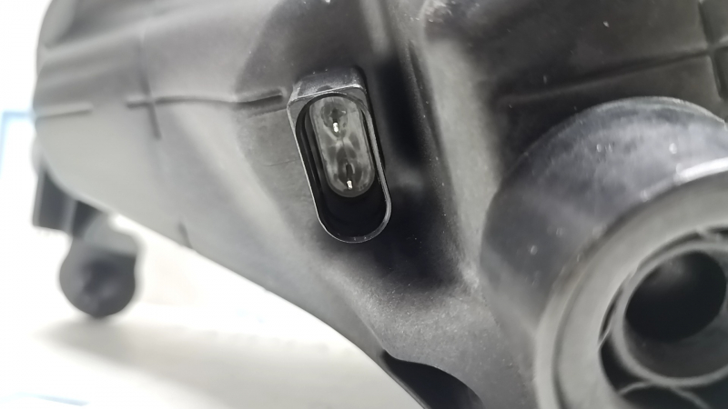 BMW F30 17-18 B46 large coolant expansion tank without cap