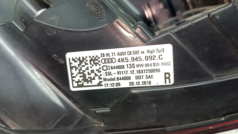 Audi A6 C8 19-24 right outer fender light, animated, with chrome molding, worn, bumper