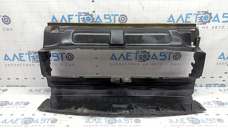Radiator air duct rear central Porsche Macan 17-24 2.0T