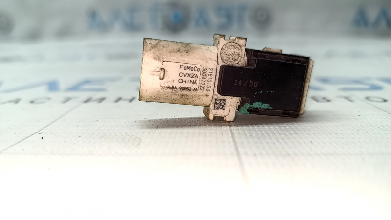 Fuel vapor pressure sensor for Ford Escape MK4 2010 hybrid, without tube