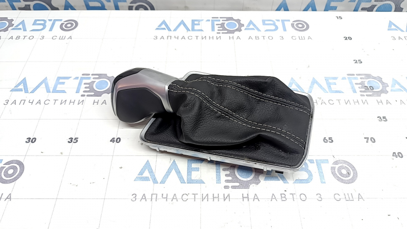 Automatic transmission knob with shifter cover for VW Jetta 22-26, black leather, backlit, scratches, crack