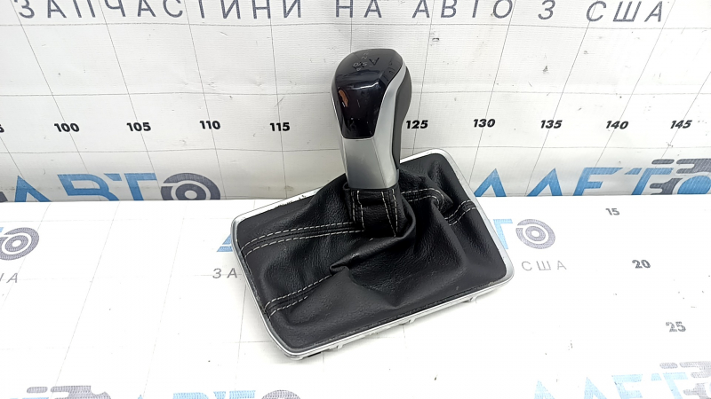 Automatic transmission knob with shifter cover for VW Jetta 22-26, black leather, backlit, scratches, crack