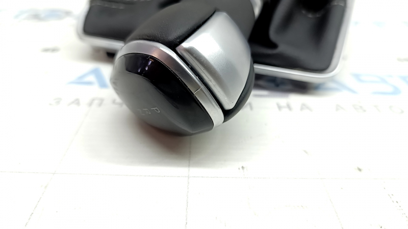 Automatic transmission knob with shifter cover for VW Jetta 22-26, black leather, backlit, scratches, crack