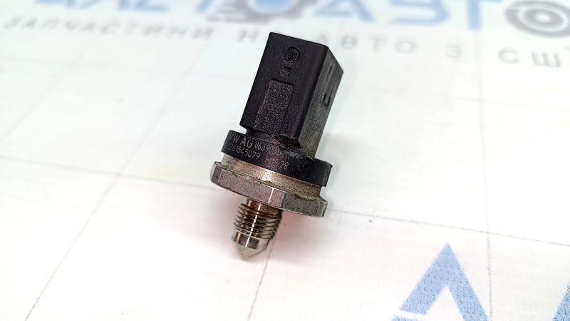 Fuel pressure sensor Porsche Macan 17-21 2.0T on the rail
