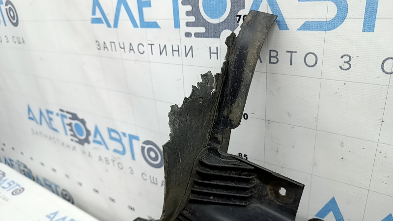 Rear right underbody protection for Porsche Macan 15-23, cracked, dented, missing mudguard fragment