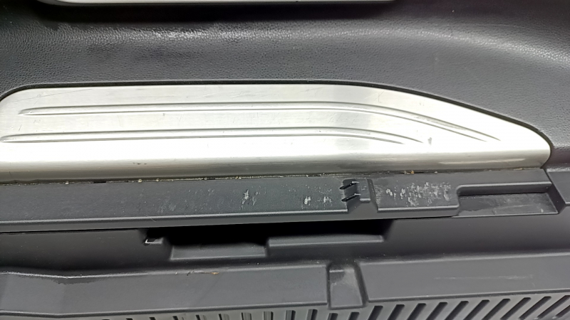 Left arch trim for Toyota Venza 21-24, black, with JBL subwoofer, chrome trim, scratches