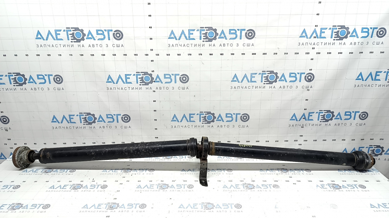 The driveshaft of the Audi A4 B9 17-25 has microcracks on the suspension, rusty