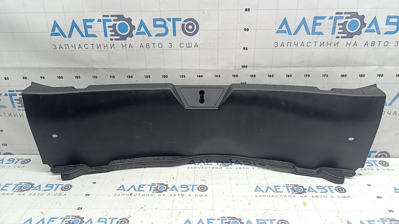 Mazda 3 19-26 4d trunk opening trim, black, scratches, broken fasteners