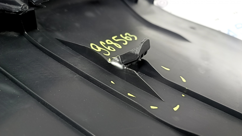 Mazda 3 19-26 4d trunk opening trim, black, scratches, broken fasteners