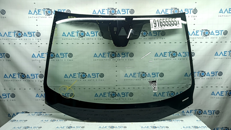 Mazda 3 19-23 windshield with camera and rain sensor, Japan built, air vents along the edge, chips, scratches
