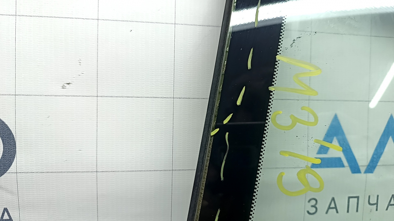 Mazda 3 19-23 windshield with camera and rain sensor, Japan built, air vents along the edge, chips, scratches