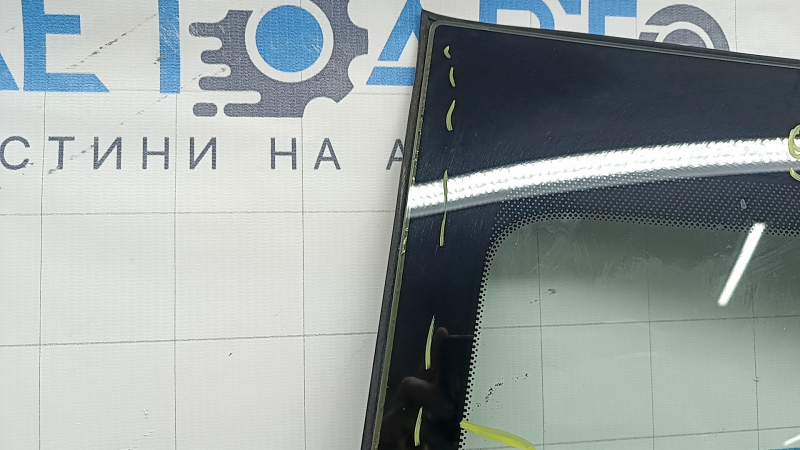 Mazda 3 19-23 windshield with camera and rain sensor, Japan built, air vents along the edge, chips, scratches